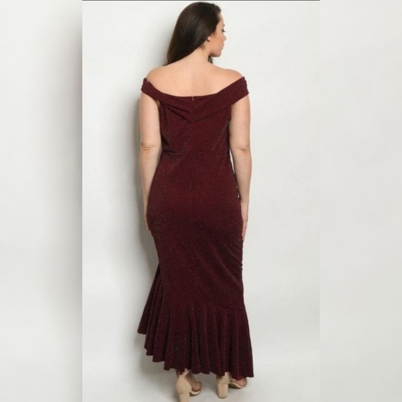 ***SOLD***BURGUNDY PLUS SIZE DRESS with glitter- - Picture 2 of 3